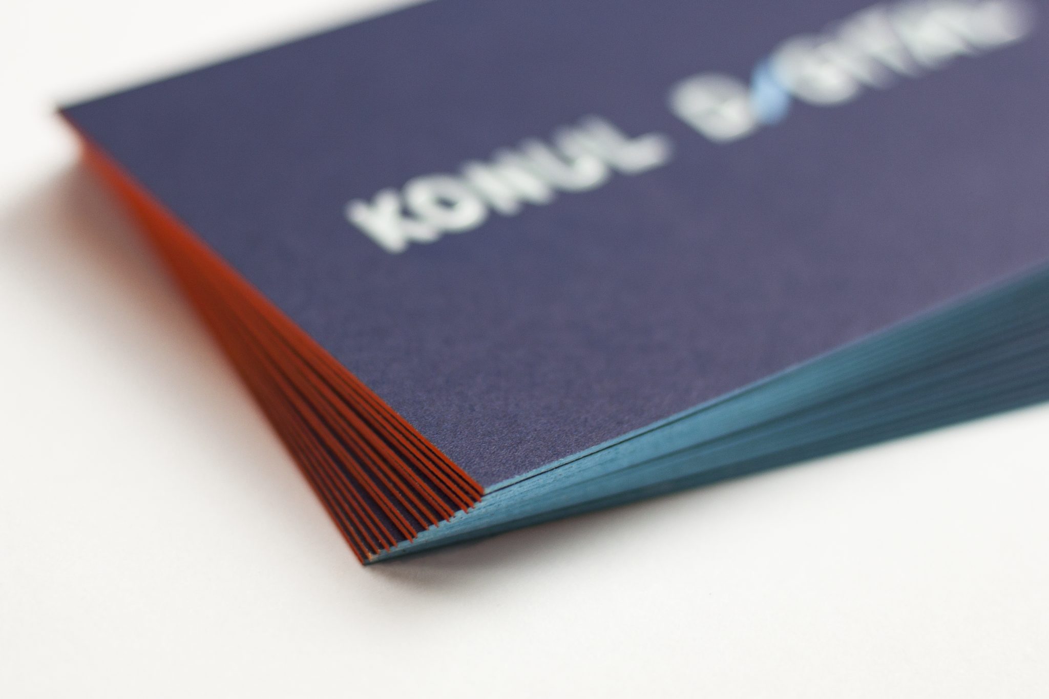Corporate Design Visitenkarte Farbschnitt