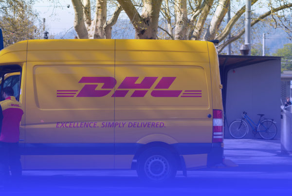 DHL Lieferwagen mit Branding