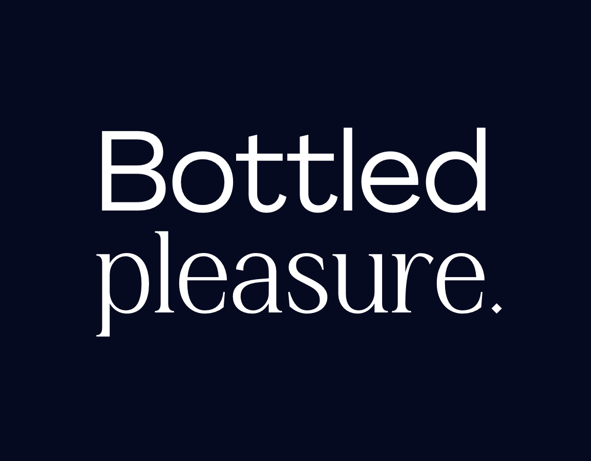 Bottled_Pleasure_Typo Branding,Communication Ansicht von Benchmark Design | Design Agentur München ✅